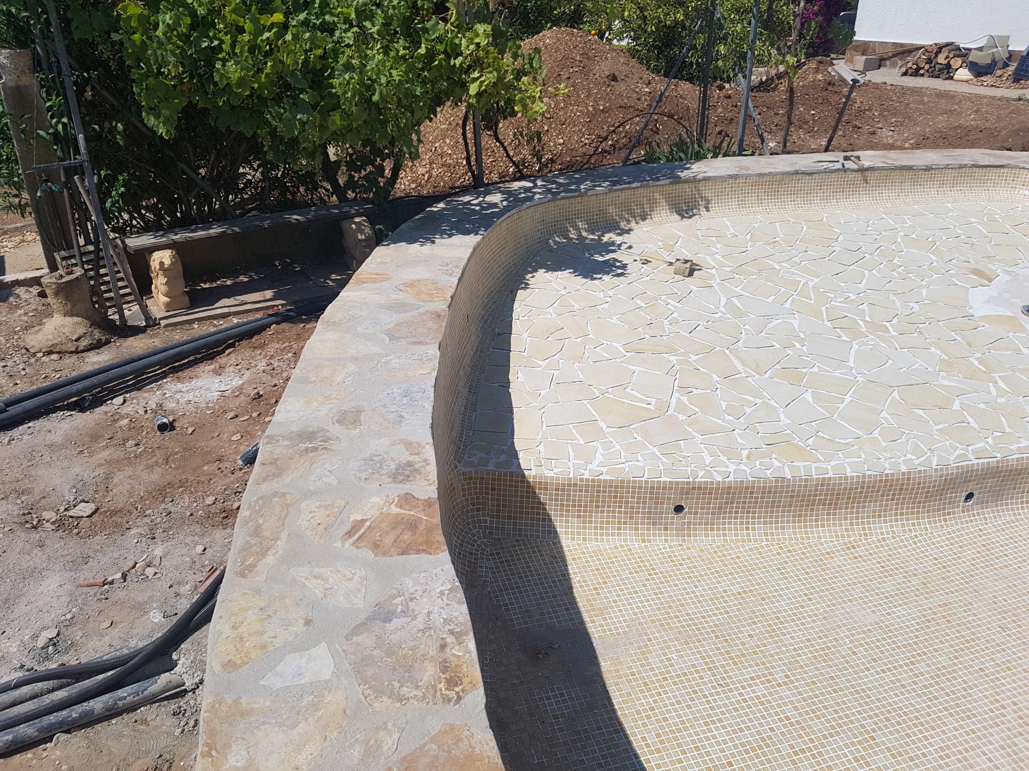 Pool mosaic tiling construction
